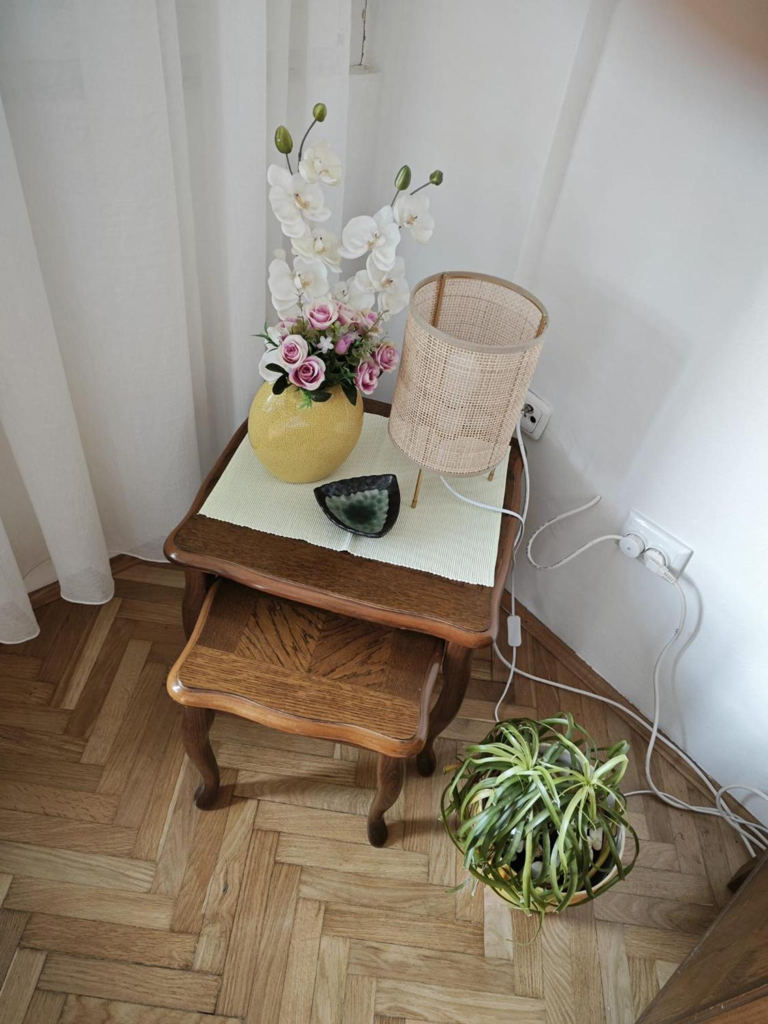 Apartment Lav